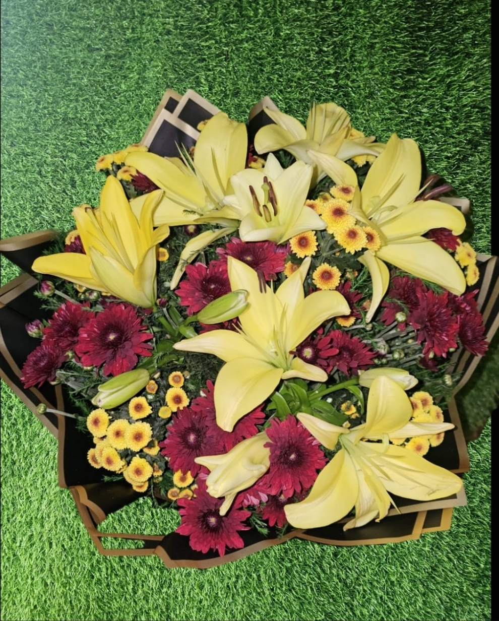 Yellow lilies Elegant Sunrise Celebration🌼⚜️ - Sai Flower