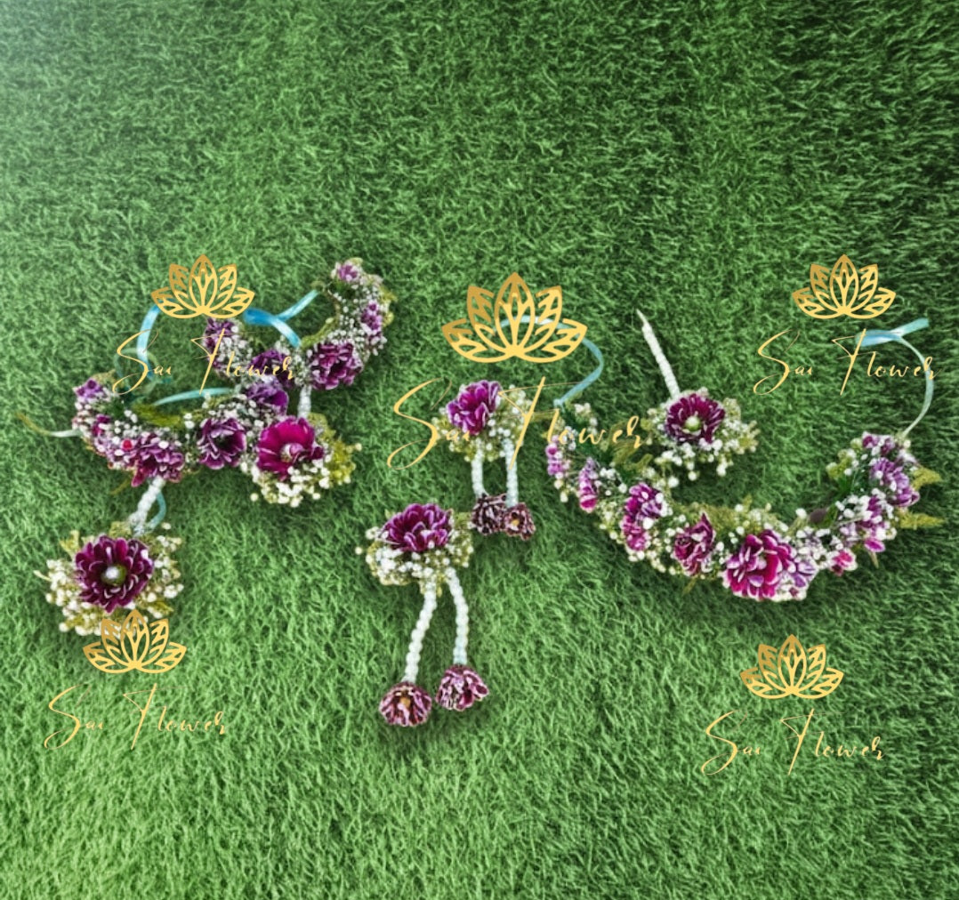 “Magenta and White Chrysanthemum Bridal Floral Jewellery Set by Sai Flower – Handcrafted fresh flower jewellery for Haldi, Mehndi, and wedding functions.”