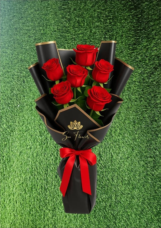 Majestic Noir Bouquet - Sai Flower