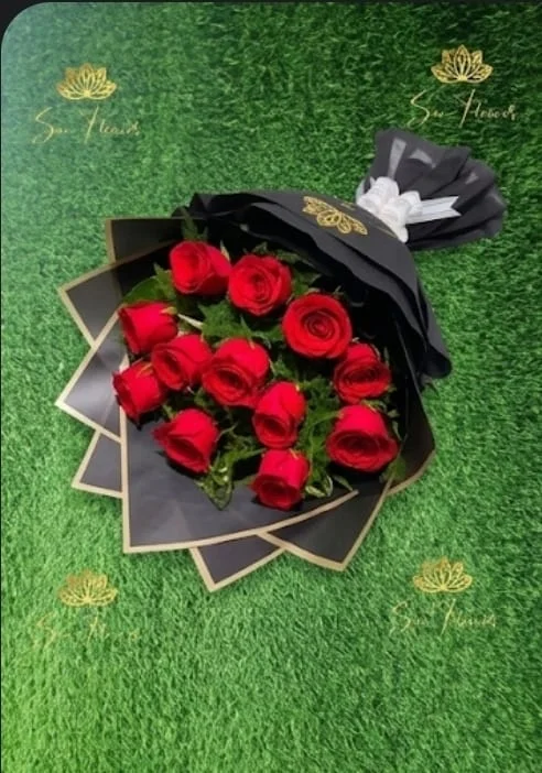 Premium 12 Red Roses Bouquet in Black Wrapping Paper – Luxury Romantic Flower Gift gallery