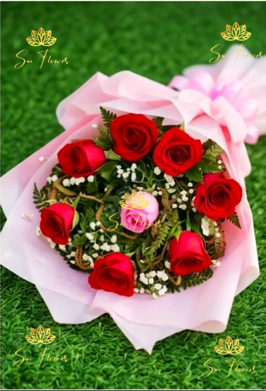 Premium Red & Pink Roses Bouquet in Pink Wrapping – Romantic Fresh Flower Gift gallery