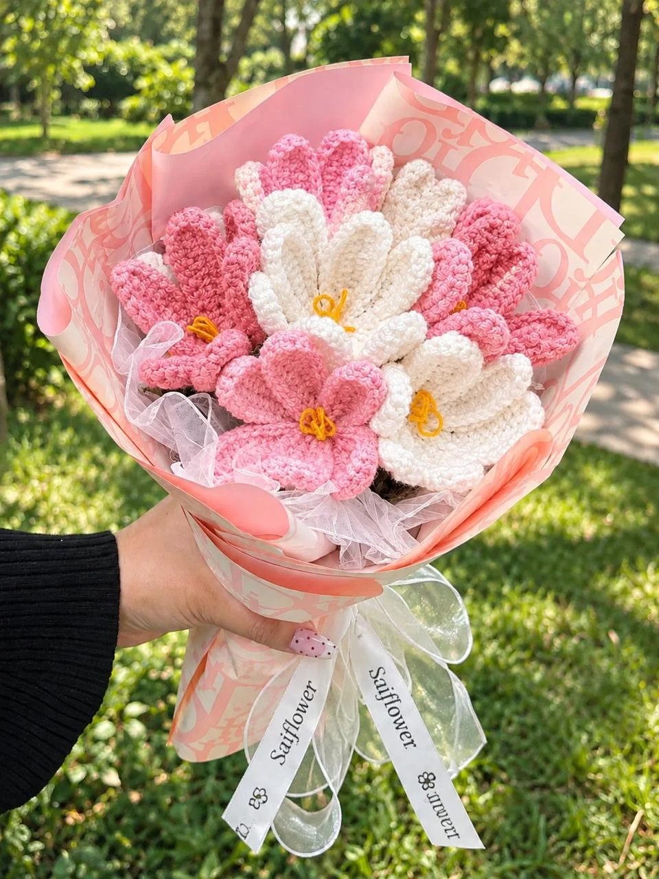 Pink & White Crochet Flower Bouquet