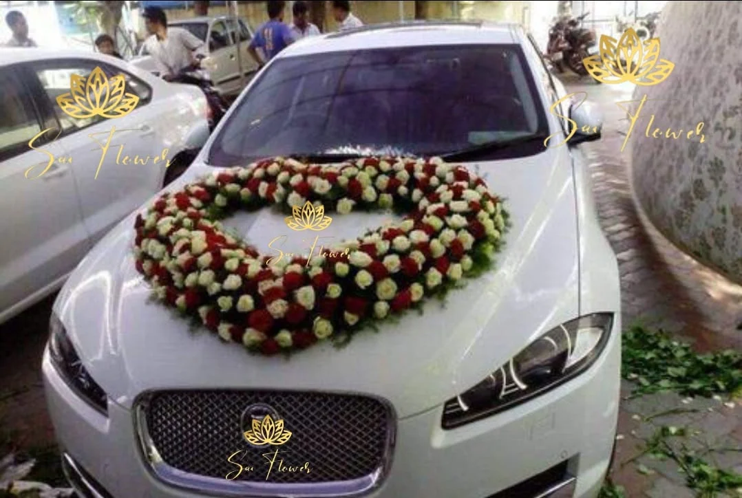 Exquisite Red and White Rose Heart Car Decoration for Weddings