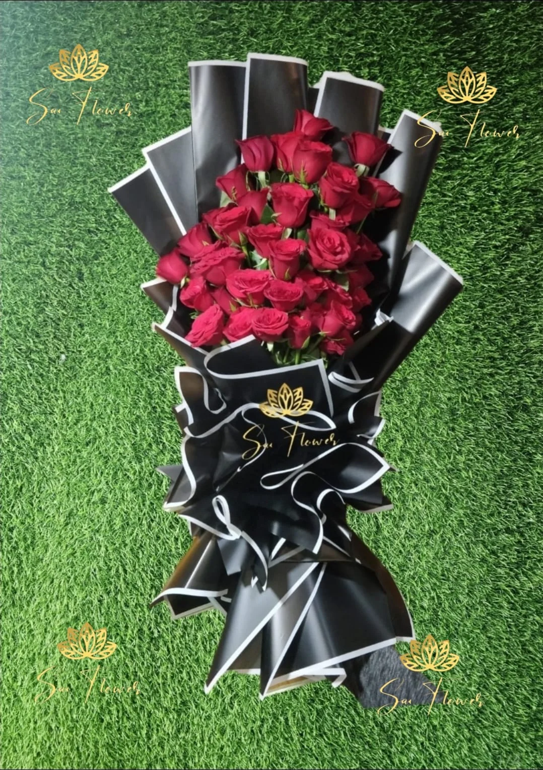 Grand Statement 50 Red Rose Bouquet – Luxury Midnight Black & White Wrap
