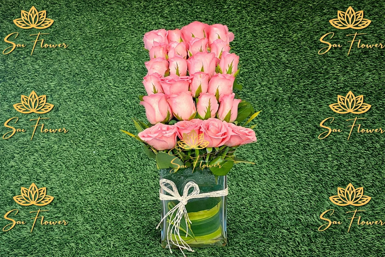 Luxury Pink Rose Bouquet in Glass Vase – 20 Fresh Pink Roses Arrangement by Sai Flower
